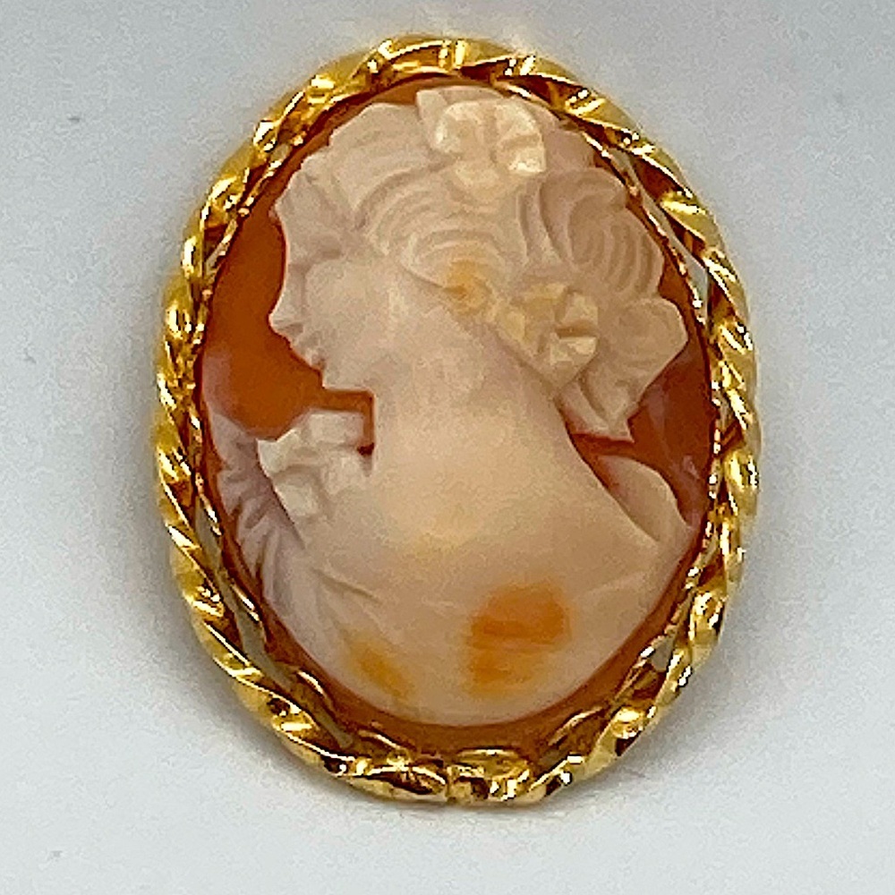 Vtg Gold Filled GF Carved Shell Cameo Brooch Woman Portait 1.2” x 1”